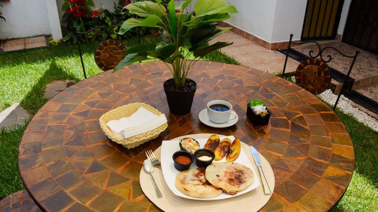 Trebol Amarillo Bed & Breakfast Escazú Dış mekan fotoğraf